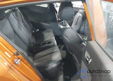 2013 Hyundai Veloster Base W/Black z USA, uszkodzony, nr VIN KMHTC6AD0DU117032